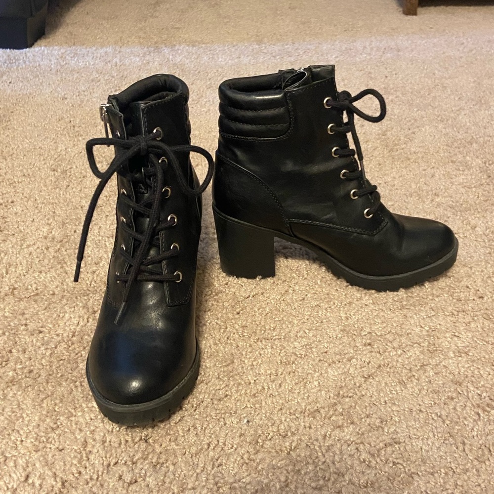 Mossimo Healed Combat Boots